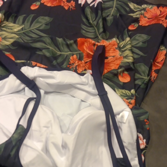 RESERVED FOR BECKY ...NEW! Urchica Navy Blue Floral Print Tankini - Picture 9 of 12